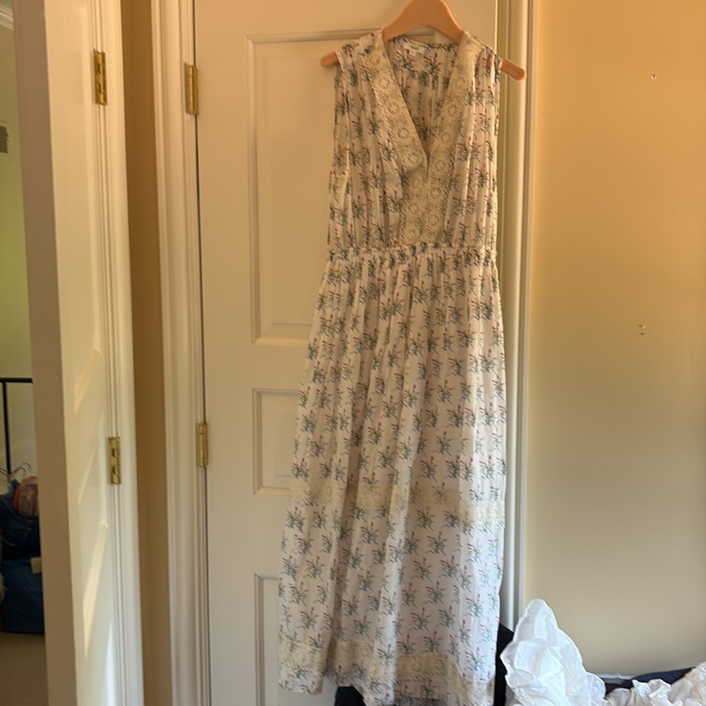 Chic Floral Maxi Dress in Cream and Green